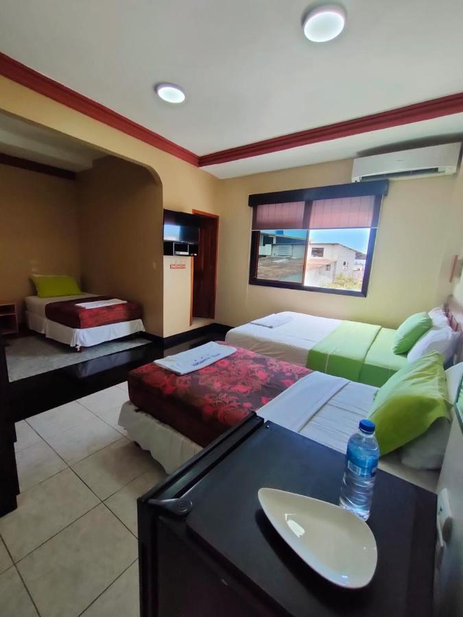 Hotel Los Algarrobos Puerto Baquerizo Moreno Esterno foto