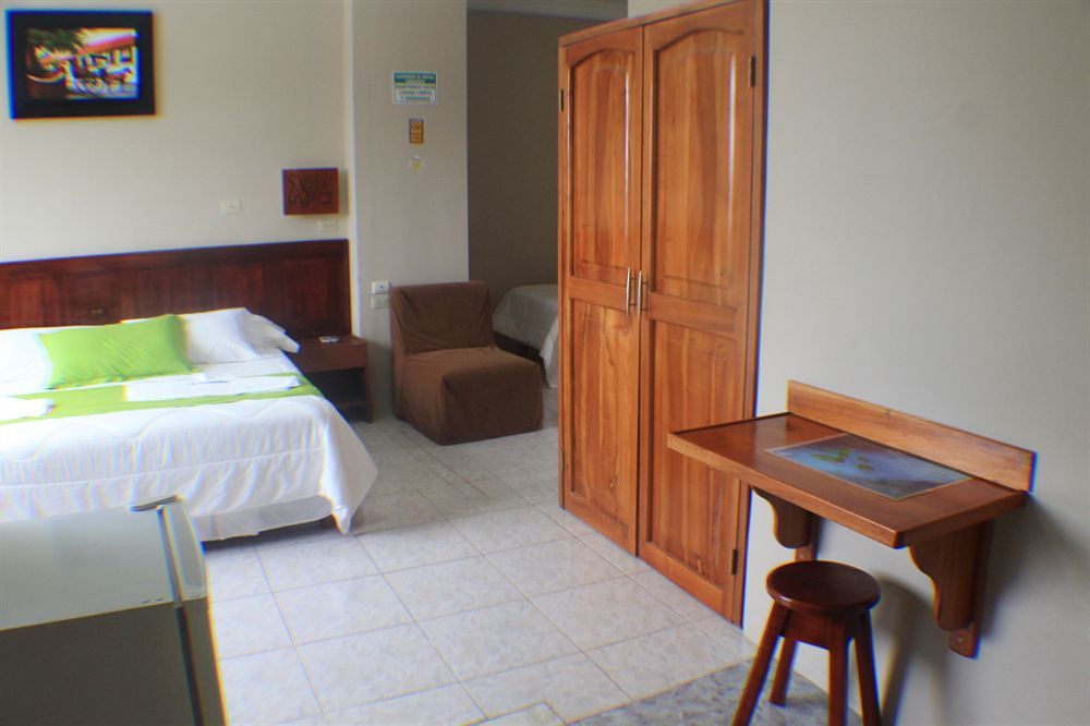 Hotel Los Algarrobos Puerto Baquerizo Moreno Esterno foto
