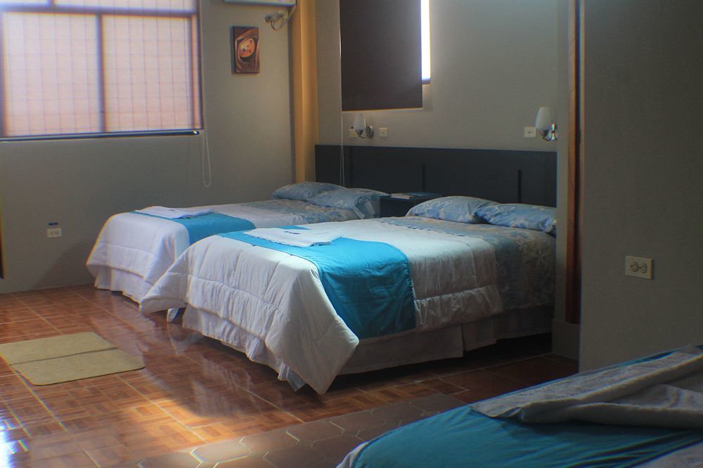 Hotel Los Algarrobos Puerto Baquerizo Moreno Esterno foto