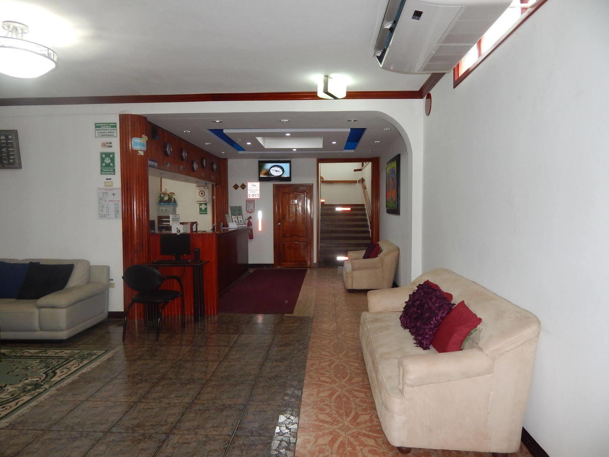 Hotel Los Algarrobos Puerto Baquerizo Moreno Esterno foto