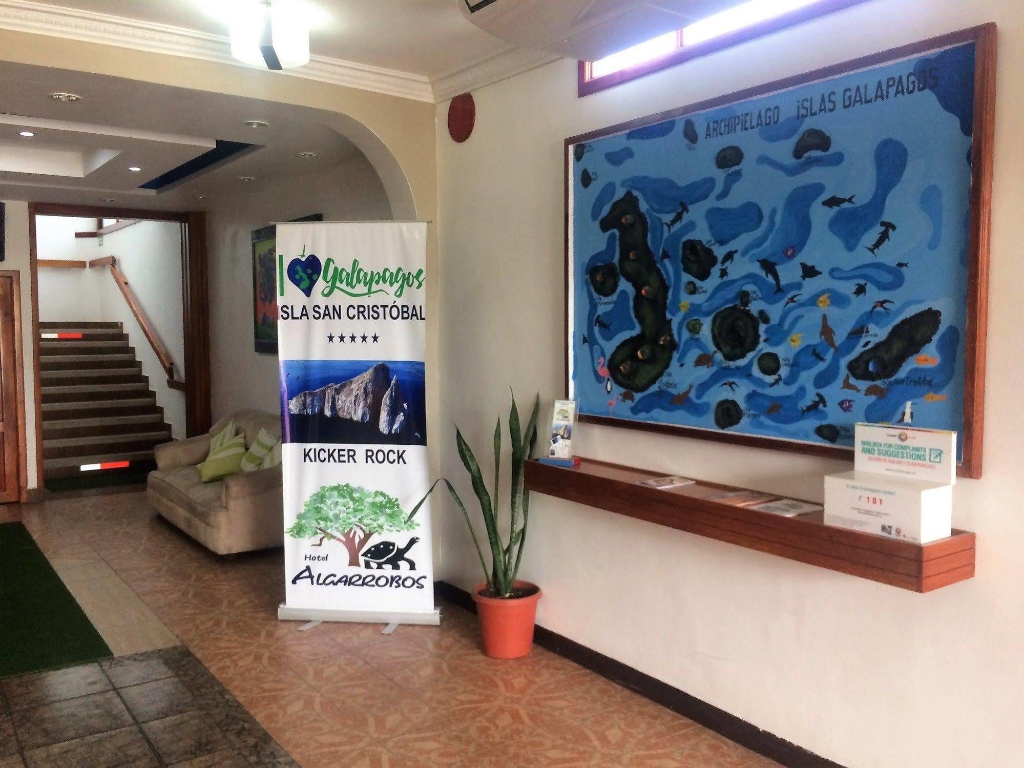 Hotel Los Algarrobos Puerto Baquerizo Moreno Esterno foto